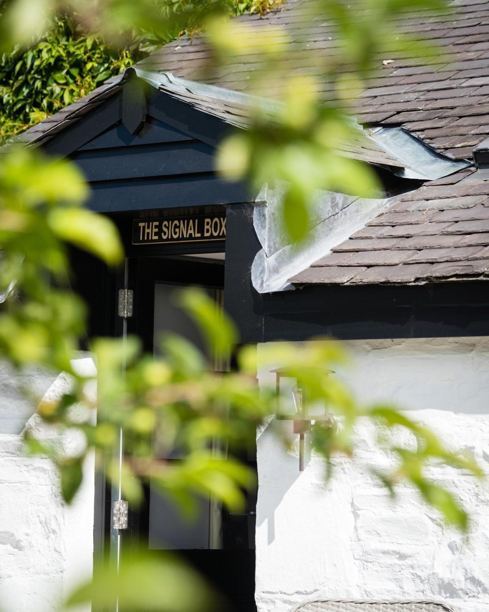 The Old Manse Of Blair, Boutique Hotel & Michelin Restaurant แบลร์แอทโฮล ภายนอก รูปภาพ